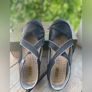 Keen Lower East Side Mary Jane Flat Size 6